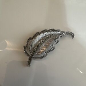 Vintage British Dainty Sphinx 16340 Silver Tone Marcasite Leaf Brooch Pin